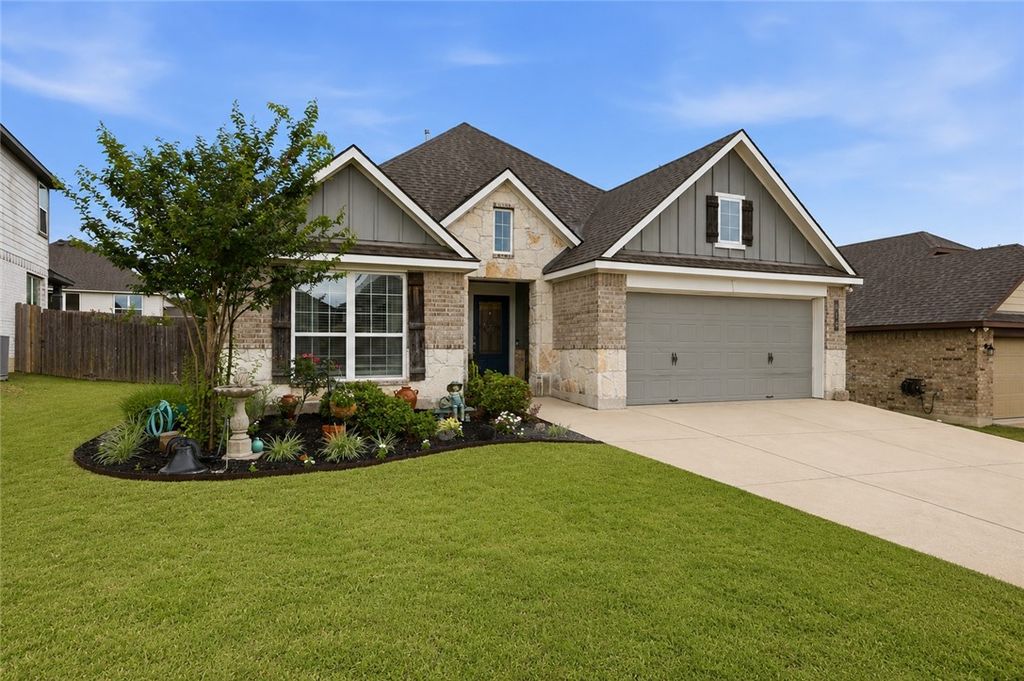 915 Farm Path, Brenham, TX 77833 — photo 2