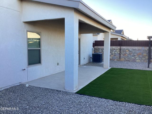 1087 Brass Hill Avenue, Sunland Park, NM 88063