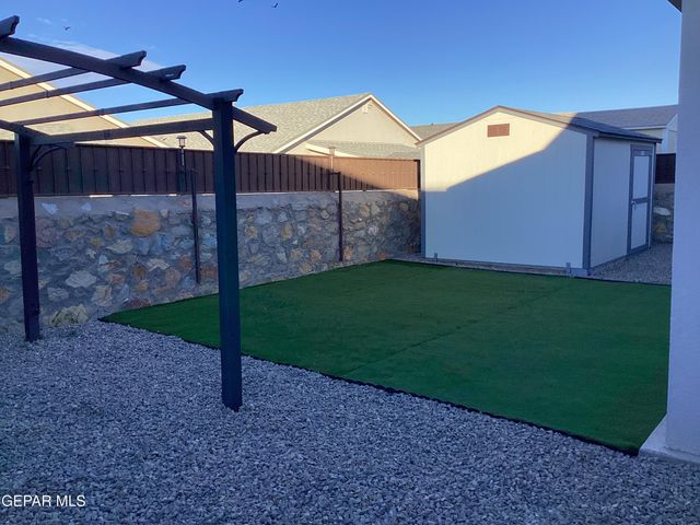 1087 Brass Hill Avenue, Sunland Park, NM 88063