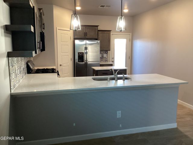 1087 Brass Hill Avenue, Sunland Park, NM 88063