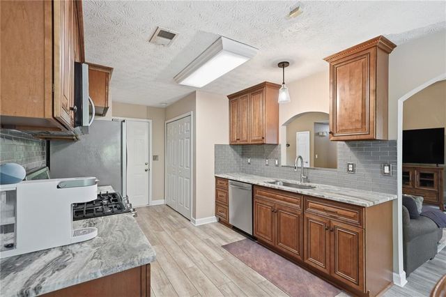 1600 Eagle Drive, Woodstock, GA 30189