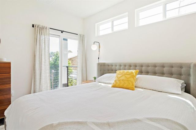 911 Stobaugh ST 2, Austin, TX 78757