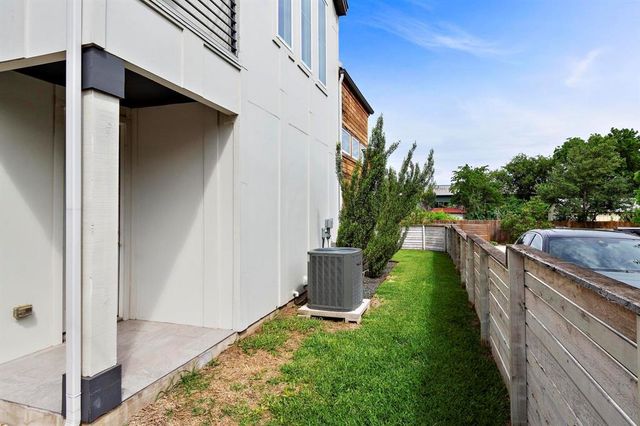 911 Stobaugh ST 2, Austin, TX 78757