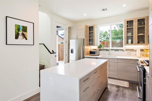 911 Stobaugh ST 2, Austin, TX 78757