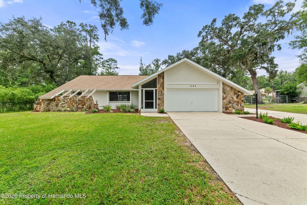 1294 Candlelight Boulevard, Brooksville, FL 34601