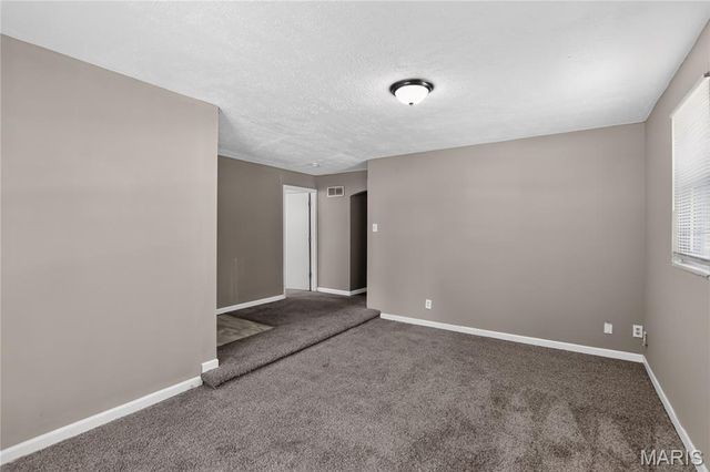 25 Barcelona Avenue, St Louis, MO 63138