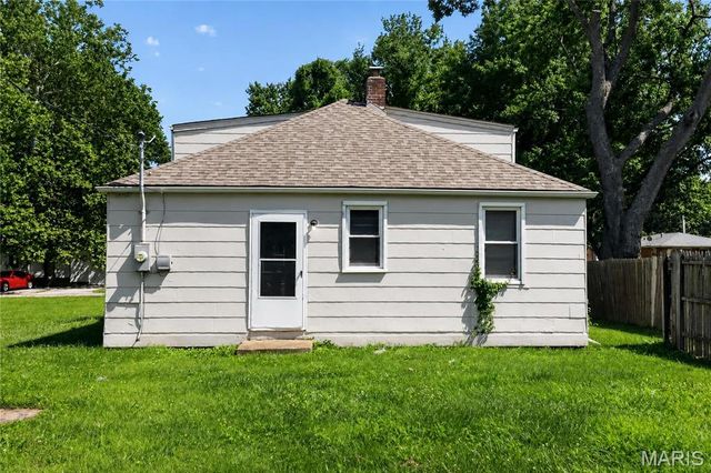 25 Barcelona Avenue, St Louis, MO 63138