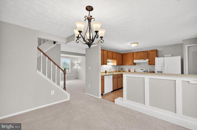 1660 SIERRA WOODS DR, Reston, VA 20194