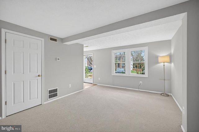 1660 SIERRA WOODS DR, Reston, VA 20194