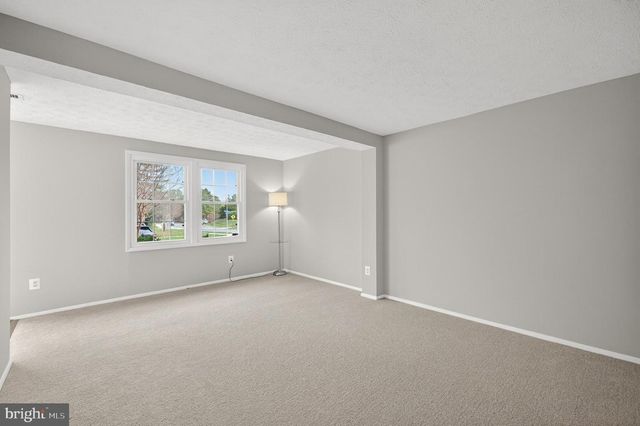 1660 SIERRA WOODS DR, Reston, VA 20194