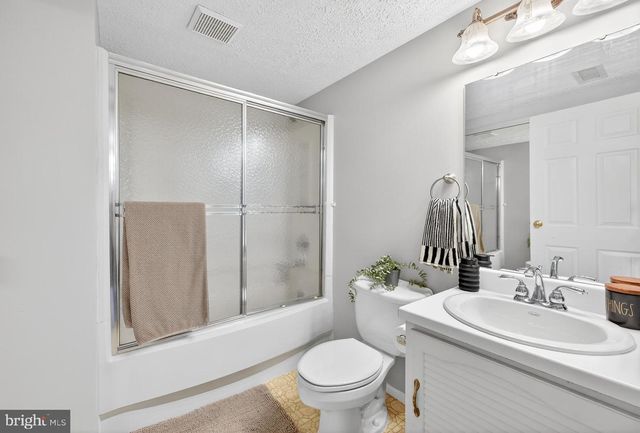 1660 SIERRA WOODS DR, Reston, VA 20194