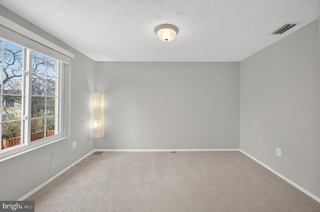 1660 SIERRA WOODS DR, Reston, VA 20194