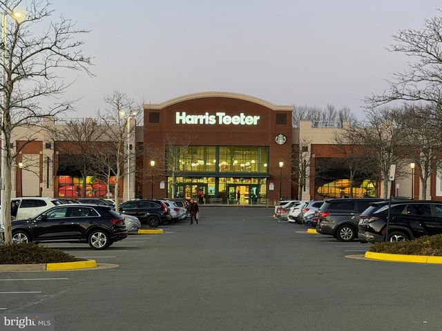 1660 SIERRA WOODS DR, Reston, VA 20194