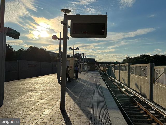 1660 SIERRA WOODS DR, Reston, VA 20194