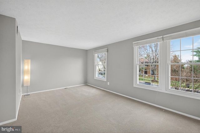 1660 SIERRA WOODS DR, Reston, VA 20194