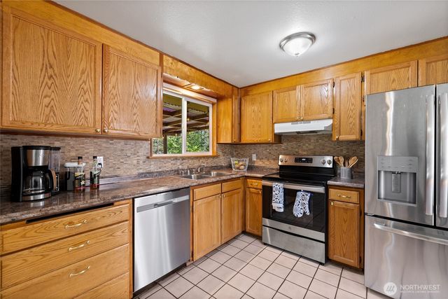 15410 24th Avenue E, Tacoma, WA 98445