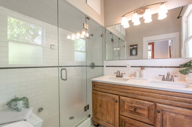 913 8th Street NW, Albuquerque, NM 87102