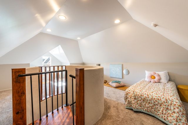 913 8th Street NW, Albuquerque, NM 87102