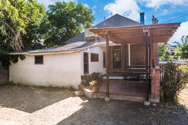 913 8th Street NW, Albuquerque, NM 87102
