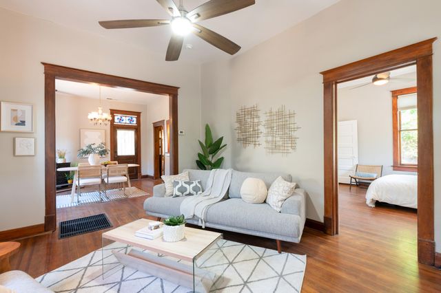 913 8th Street NW, Albuquerque, NM 87102