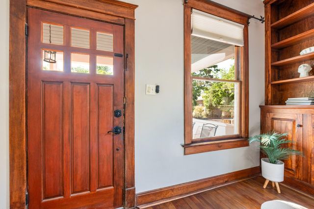 913 8th Street NW, Albuquerque, NM 87102