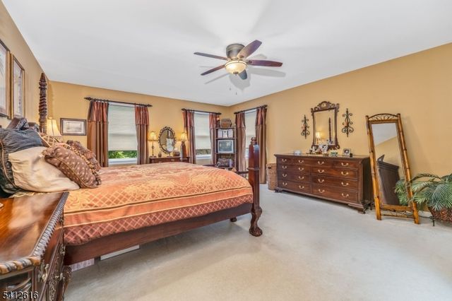 1 Maxwell Ct, Raritan Twp., NJ 08822