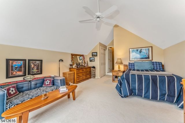 1 Maxwell Ct, Raritan Twp., NJ 08822