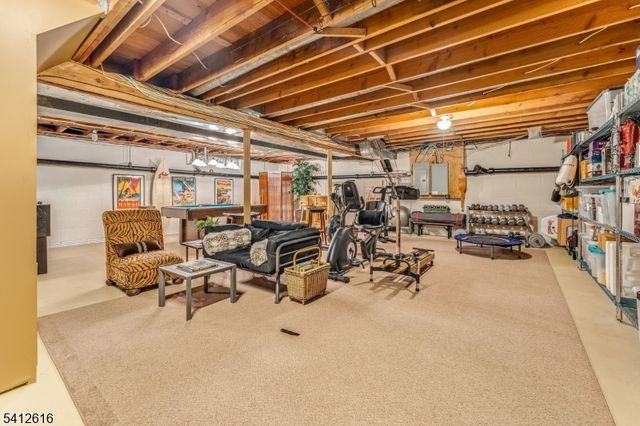 1 Maxwell Ct, Raritan Twp., NJ 08822