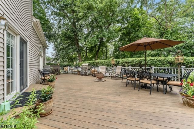 1 Maxwell Ct, Raritan Twp., NJ 08822