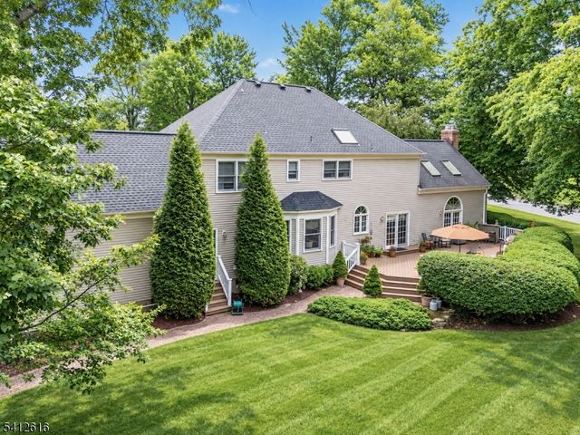 1 Maxwell Ct, Raritan Twp., NJ 08822