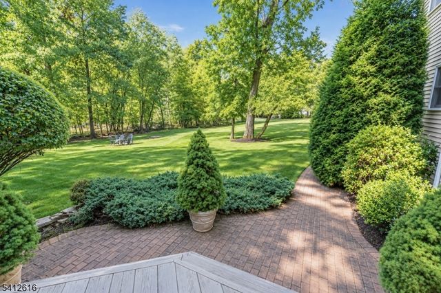 1 Maxwell Ct, Raritan Twp., NJ 08822