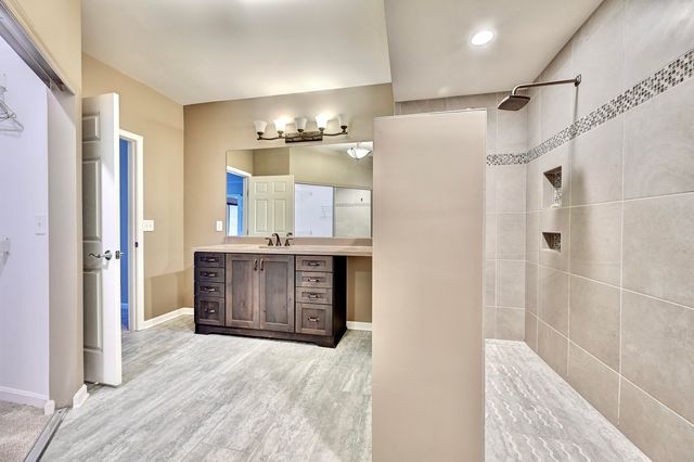 458 Pinnacle Way, Ludlow, KY 41016