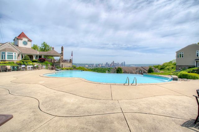 458 Pinnacle Way, Ludlow, KY 41016