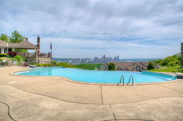 458 Pinnacle Way, Ludlow, KY 41016