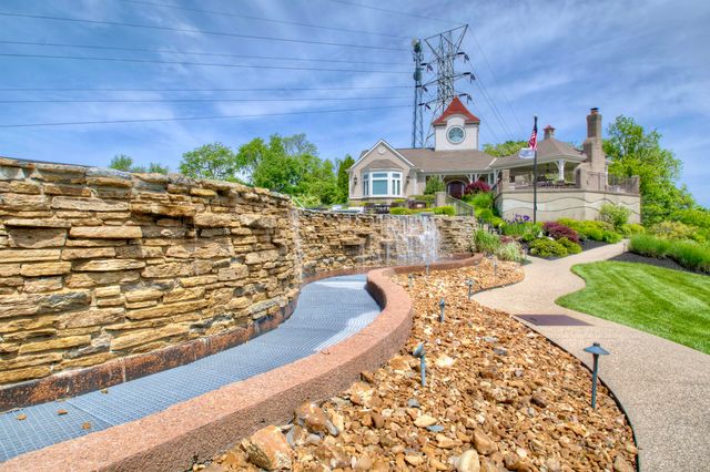 458 Pinnacle Way, Ludlow, KY 41016