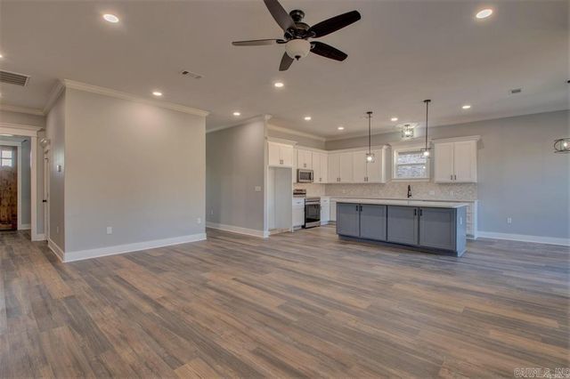 9717 Cliffside Drive, Sherwood, AR 72120