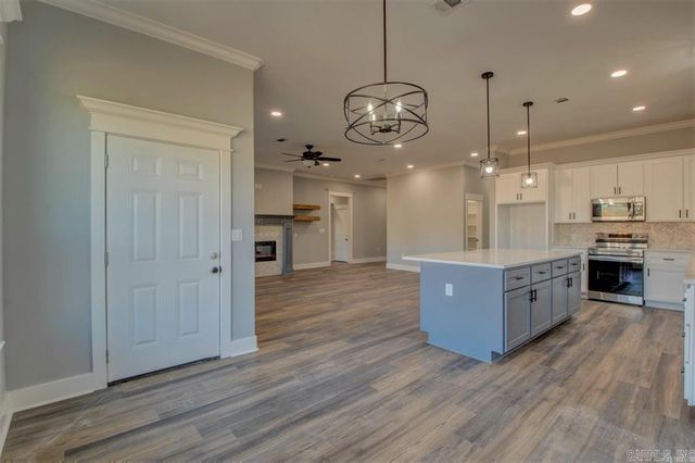 9717 Cliffside Drive, Sherwood, AR 72120