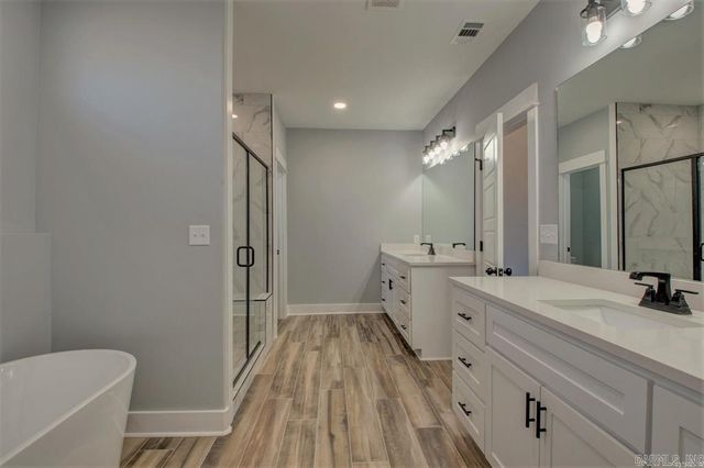 9717 Cliffside Drive, Sherwood, AR 72120