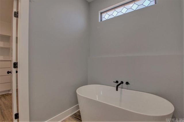 9717 Cliffside Drive, Sherwood, AR 72120