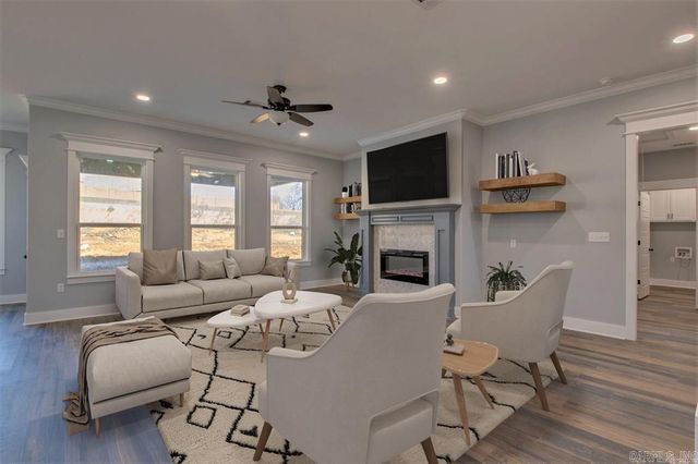 9717 Cliffside Drive, Sherwood, AR 72120