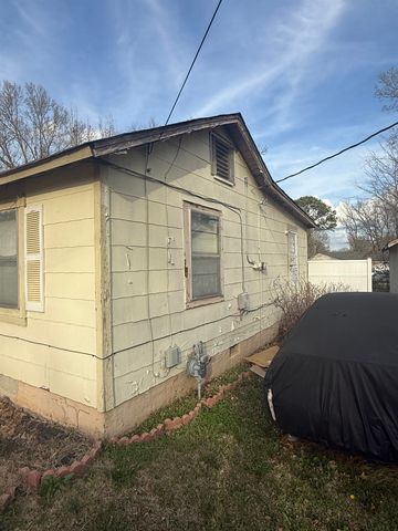 4744 PERCY RD, Memphis, TN 38109