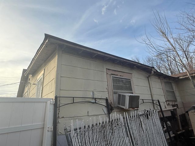 4744 PERCY RD, Memphis, TN 38109