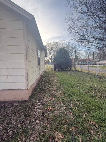 4744 PERCY RD, Memphis, TN 38109