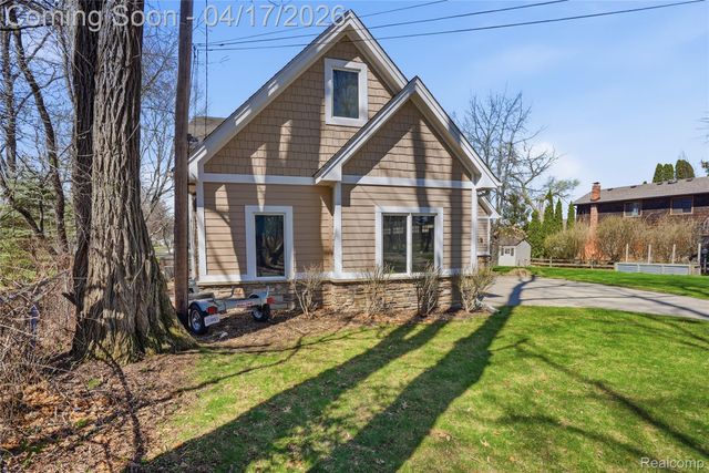 1836 Alsup Avenue, Commerce Charter Township, MI 48382