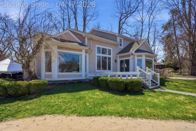 1836 Alsup Avenue, Commerce Charter Township, MI 48382