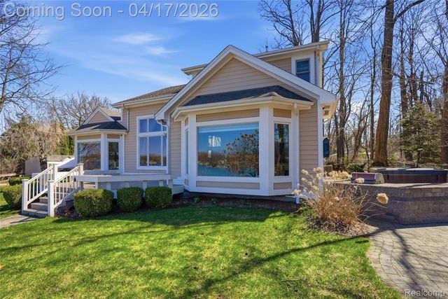1836 Alsup Avenue, Commerce Charter Township, MI 48382