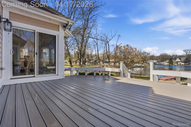1836 Alsup Avenue, Commerce Charter Township, MI 48382