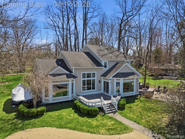 1836 Alsup Avenue, Commerce Charter Township, MI 48382