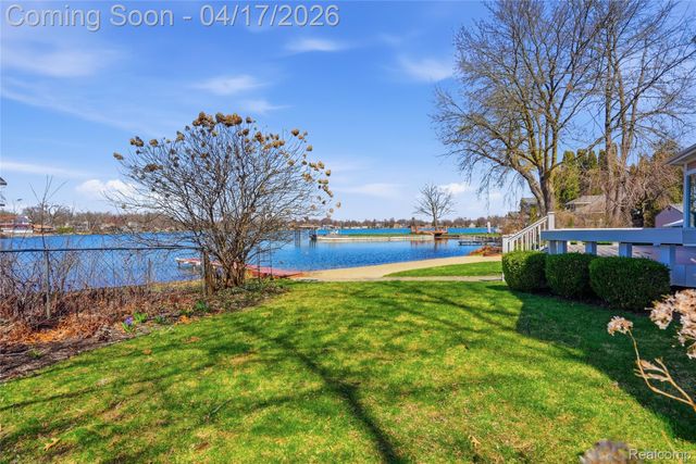 1836 Alsup Avenue, Commerce Charter Township, MI 48382