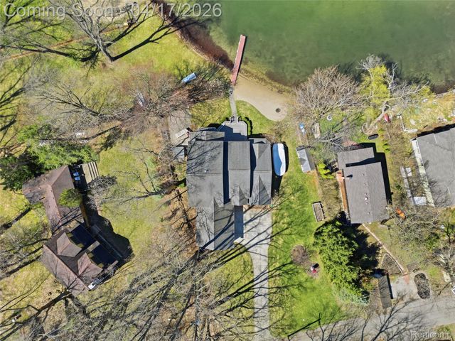 1836 Alsup Avenue, Commerce Charter Township, MI 48382